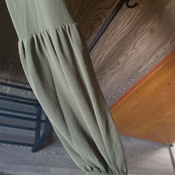 Dress - Picture 3 of 4